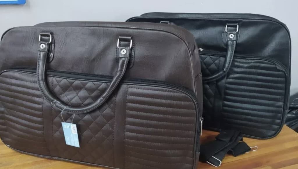 Mala de Viagem de Couro com Amplo Espaço Interno e Bolso Frontal - Organização e Praticidade