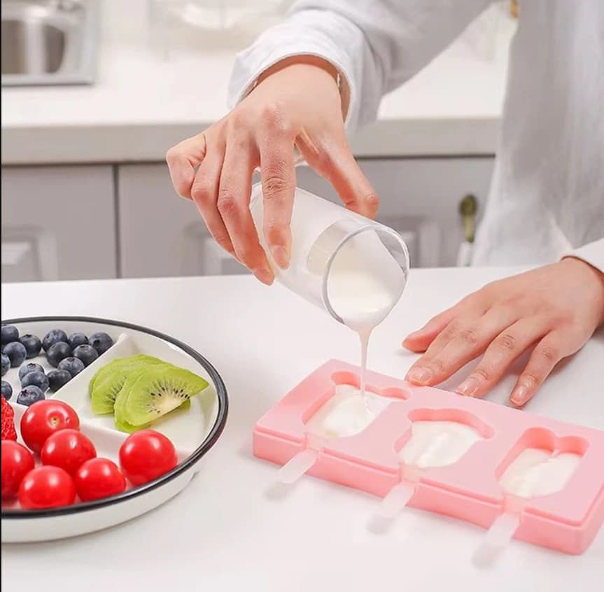 Forma Silicone Picolé Com Tampa e Palitos Desenhos Divertidos Reutilizável