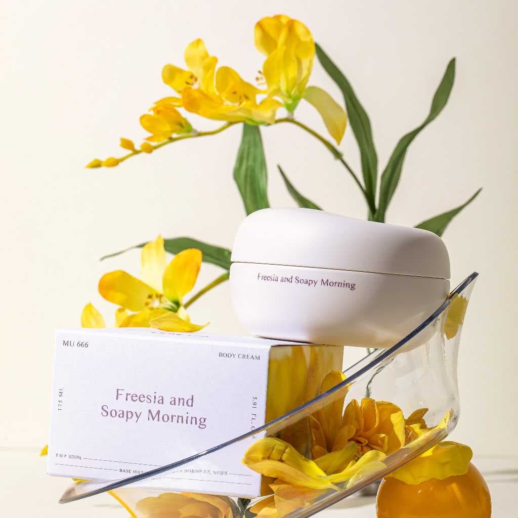 Creme Corporal TISLO Freesia and Soapy Morning Body Cream Loção Corporal Fragrâncias de Freesia e Almíscar 175ml