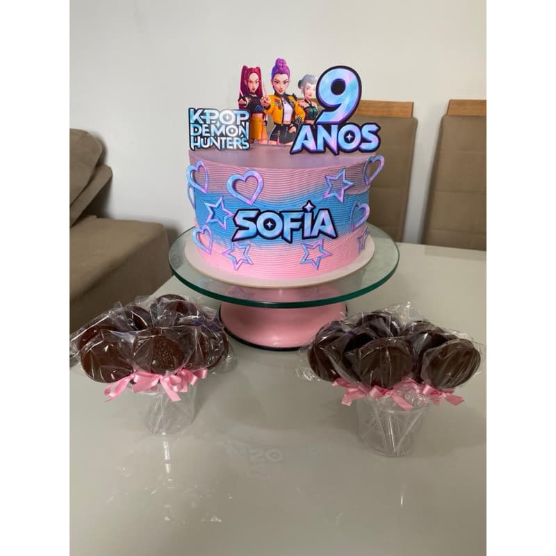 topo de bolo personalizado. guerreiras do k-pop - flamengo - boiadeira - Ana Castela - tardezinha - bluey - lamicote.