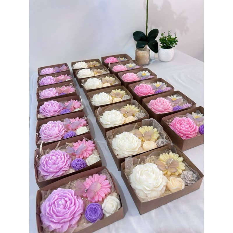 Kit Velas Artesanais Flores Caixa Presente Cera de Soja Aromática