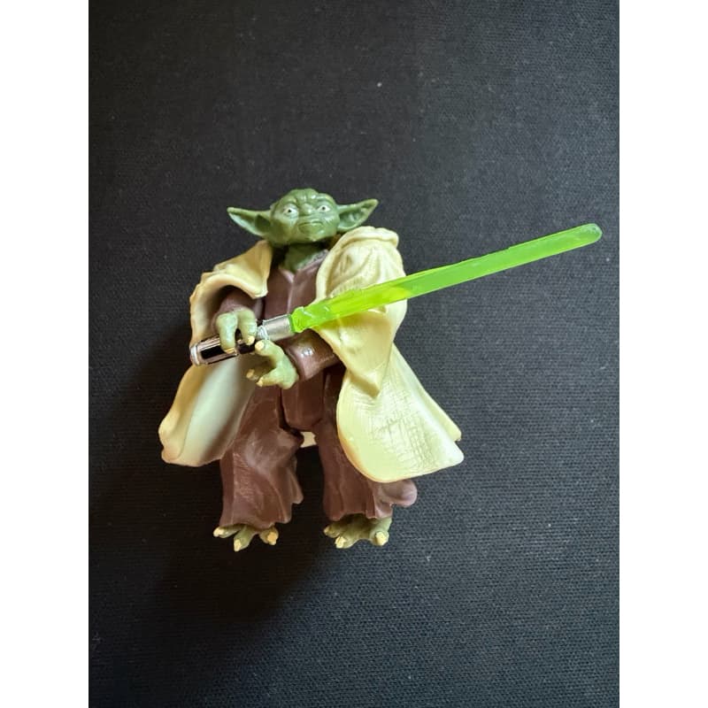 Boneco Star Wars Yoda Hasbro Vingança do Sith Action Figure 2004 Vintage com sabre Loose