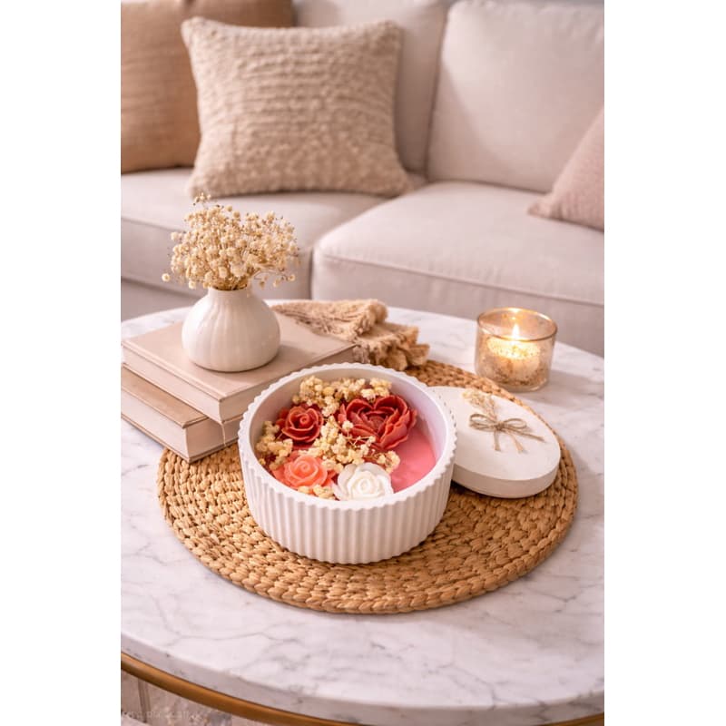 Vela Decorativa Floral com Rosas e Peônia em Pote de Gesso com Tampa