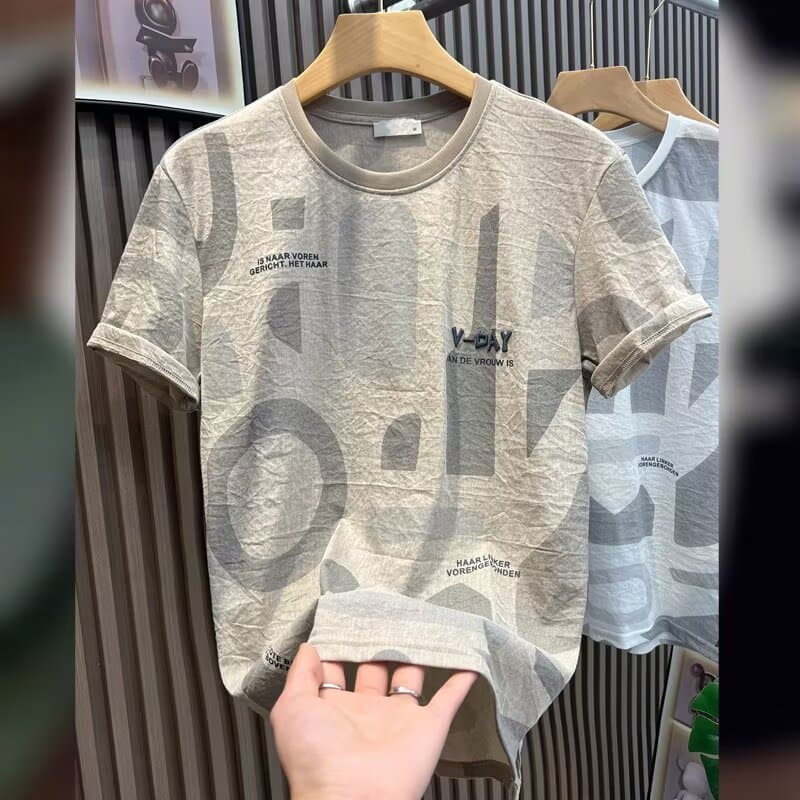 Camisa de manga curta masculina marca solta meia manga 2025 novo estilo simples impresso topo