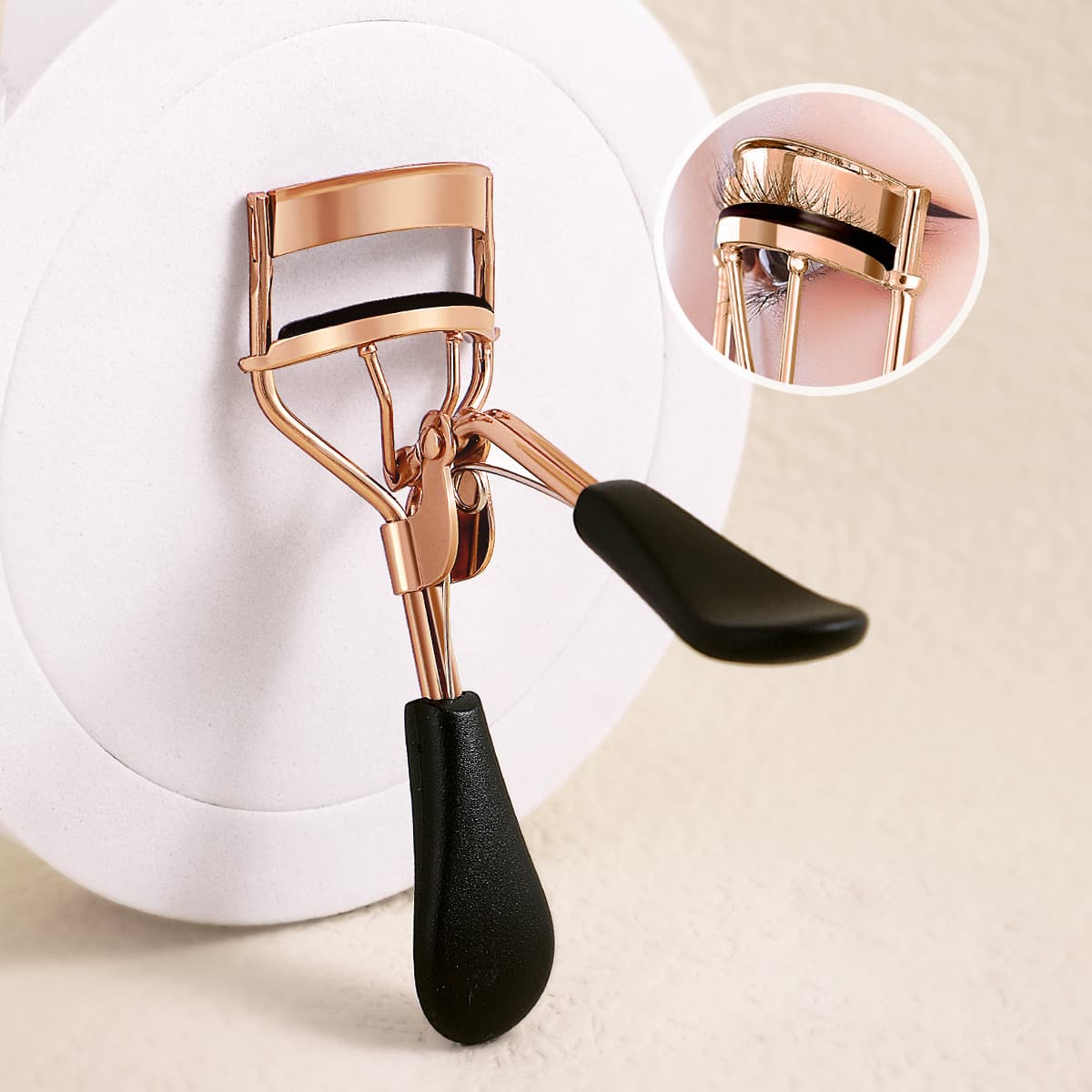 Um Modelador De Cílios Portátil , Aço Inoxidável , Compacto E Ferramenta De Beleza Profissional