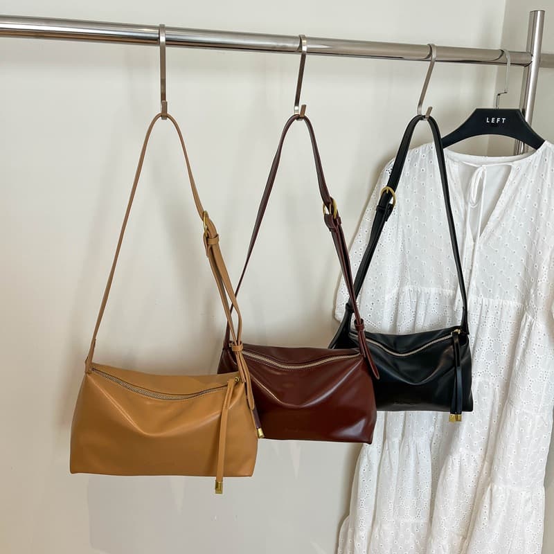 Bolsa de couro macio para mulheres, bolsa tiracolo com alça larga da moda, bolsa de mão multifuncional