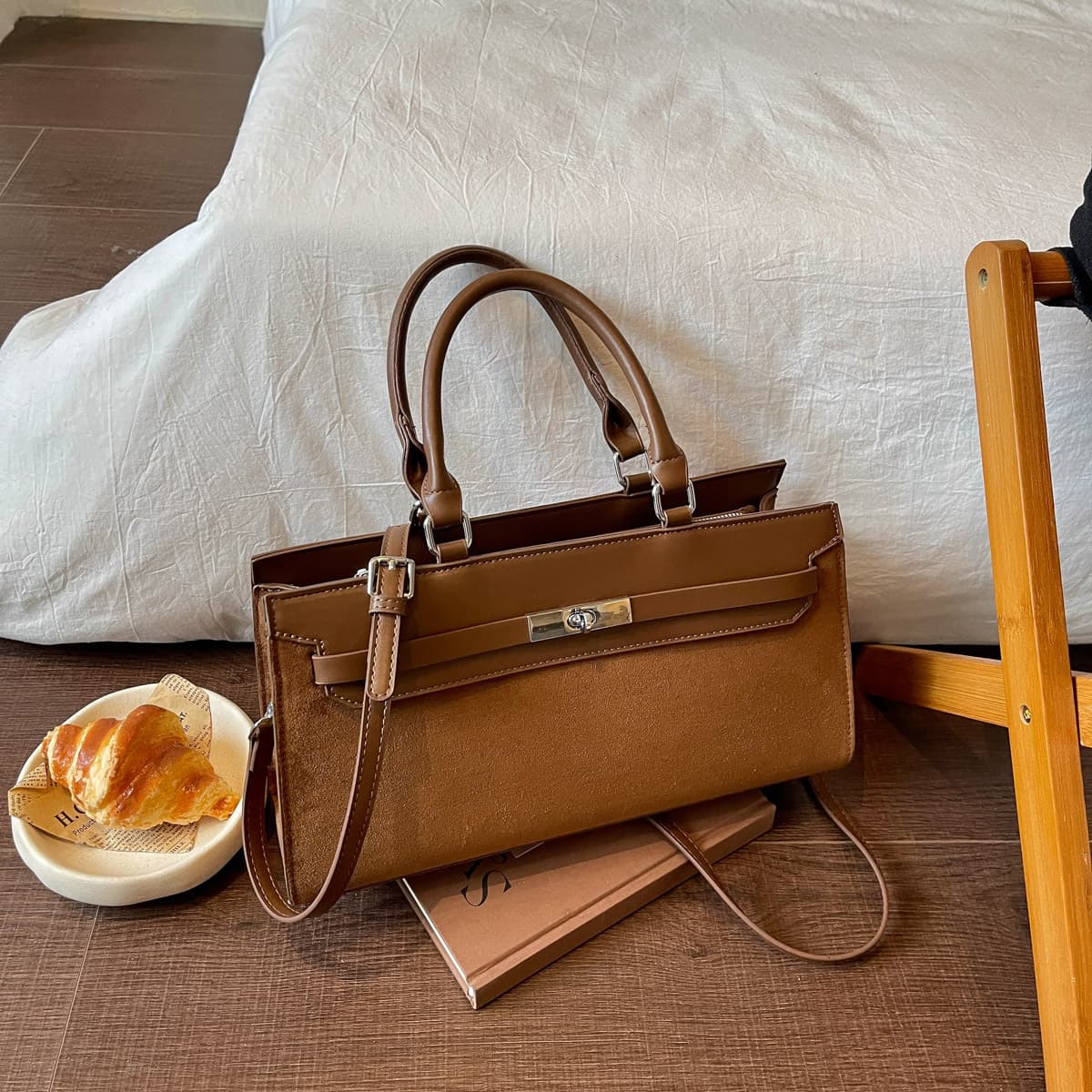 Um novo design de nicho, bolsa tiracolo de grande capacidade, bolsa de mão casual, bolsa quadrada, feminina de