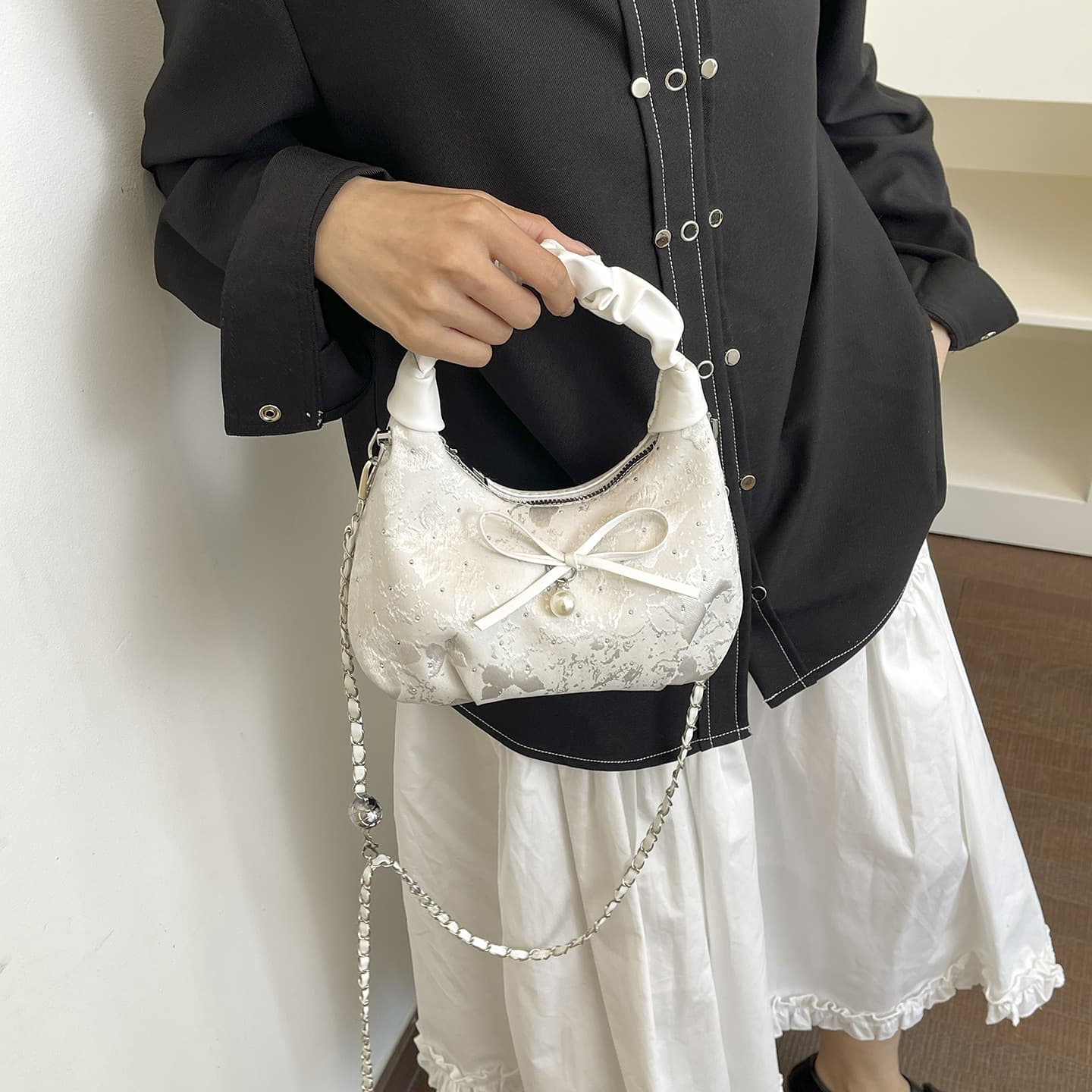 Bolsa de mão plissada coreana de verão, bolsa tiracolo casual da moda, bolsa de ombro com corrente, carteira feminina