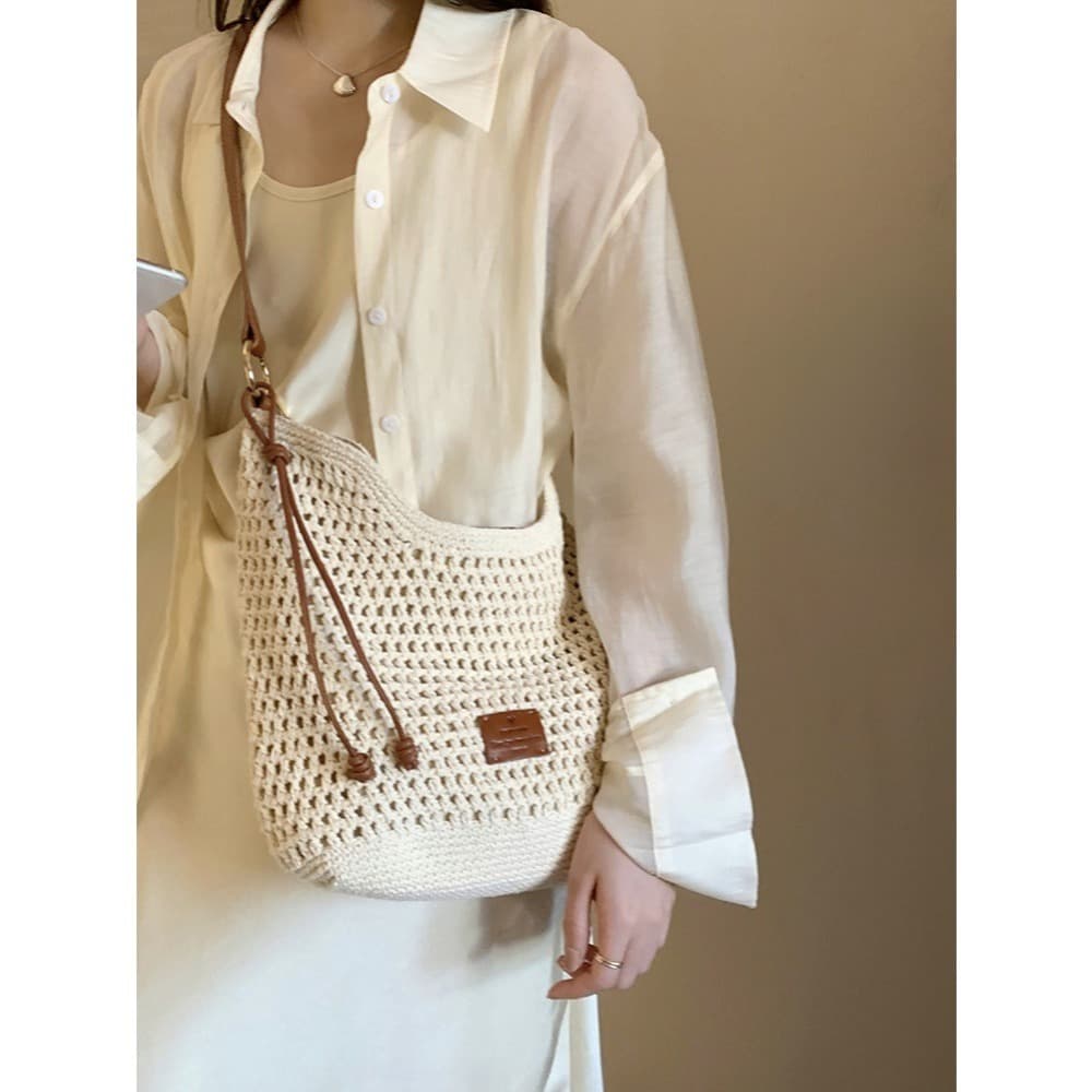 Bolsa de mão feita à mão feminina, bolsa oca de grande capacidade com alça ajustável, bolsa tiracolo de verão para