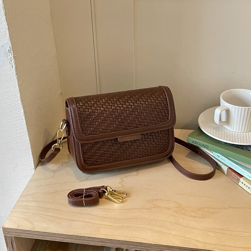 Bolsa tiracolo de ombro única de alta gama em alta, casual e de nicho, bolsa de mão moderna, bolsa feminina em formato