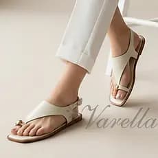 Sandália Feminina Flat De Napa Madrid Rasteirinha Casual Peça Dourada com Ajuste de Elastico no Dedo