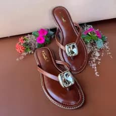 Chinelo Sandália Feminina Flat De Napa Madrid Rasteirinha Casual Com Peça Dourada dia a dia Promoção