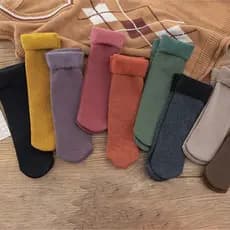 Kit 1, 2, 3 ou 4 Pares Sortidos Meia Infantil Criança Térmica Forrada Frio Intenso Quentinha Pelinho Aveludada Felpuda.