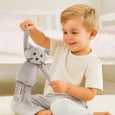 Gato Gatinho de Pelúcia Brinquedo Infantil Decorativo Divertido Hipoalergênico Quarto Nicho Berço