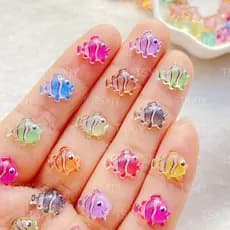 50 Pçs Bonito Mini Dos Desenhos Animados Oceano Novo Brilhante Pequeno Peixe Arte Do Prego Resina Designer Encantos DIY