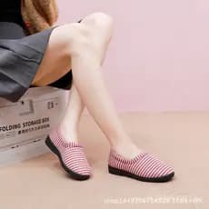 W Winter Home Sapatos femininos confortáveis de algodão enrolados no calcanhar, lindos listrados para ambientes internos