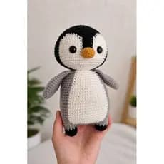 Amigurumi Pinguim Fofo 25cm – Artesanal em Fio Soft