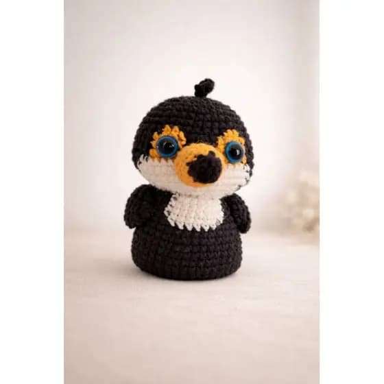 Tucano Amigurumi Artesanal 14cm | Decoração para quarto de bebê e Presente
