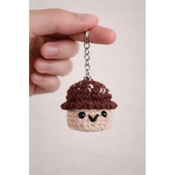 Chaveiro Cupcake Amigurumi 12cm | Fio Soft | Fofo e Artesanal