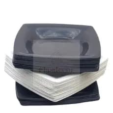 Kit 10 - 20 - 30 Unidades Pratos Quadrados Plástico Refeição Lanche Churras Lanchonete 22cm reutilizáveis branco e preto