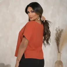 Camisa Feminina Manga Curta Gola Redonda Marrant Sensorial Abertura Lateral Pesponto Reto