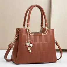 Z-106-2 "Elegância Estruturada: A Bolsa Perfeita para Qualquer Ocasião"
