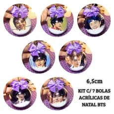 KIT BOLAS ACRÍLICAS NATAL BTS COM NEVE CHRISTMAS PERSONALIZADA LAÇO ROXO/LAÇO VERMELHO 6,5CM