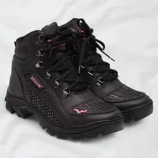 Bota Feminina para Trilhas e Dias Chuvosos - Utilitária, Cano Alto e Sola Antiderrapante