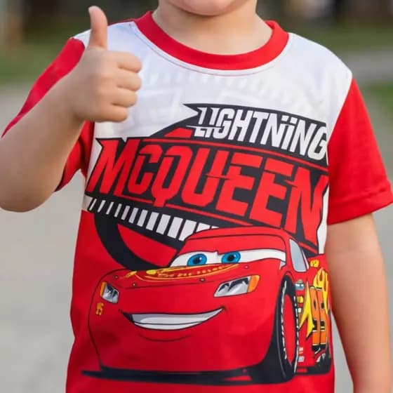 Camiseta Infantil Estampa Relâmpago McQueen Para Fãs De Carros Conforto E Estilo