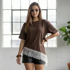 Max Blusão Tee detalhe assimétrica com renda na Barra blusa elegante