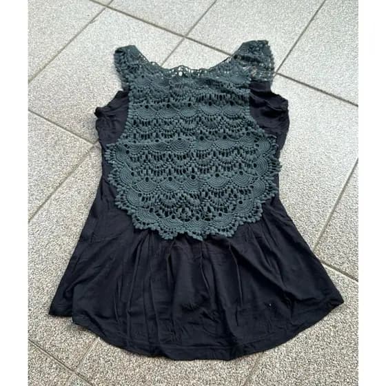 Blusa Preta Fargo com Renda nas Costas M