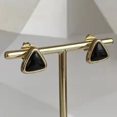 Brinco Geométrico Triângulo com Pedra Natural Ágata Preta Banhado a Ouro 18K