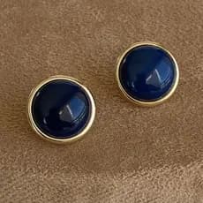 Brinco Botão com Pedra Natural Ágata Azul Marinho Banhado a Ouro 18K