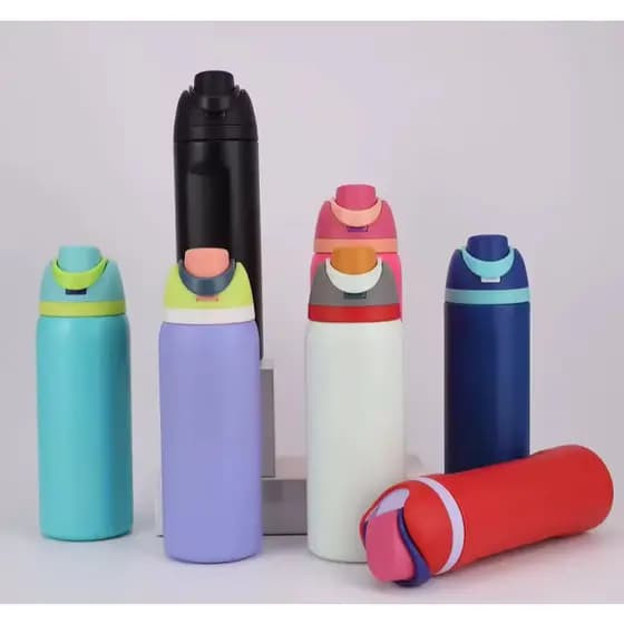 Garrafa 580 ml FreeSip Térmica Bico de Coala com Canudo - Versatility on the go