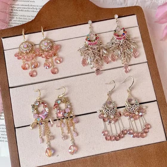 Brincos de agulha de prata com borlas florais cravejadas de diamantes, brincos femininos de luxo leve e alta qualidade.