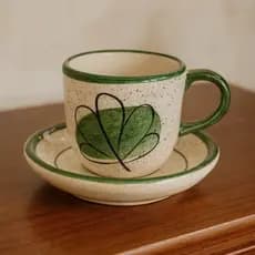 Conjunto Xícara de Café + Pires 50ml – Cerâmica Artesanal Decorada