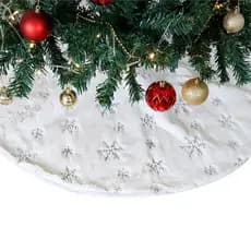 Saia para Árvore De Natal de Veludo Pelo Alto Branco Detalhes Prata Dourado 90cm Vermelha Natalina Enfeite Decoração