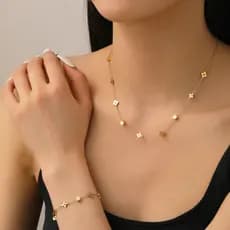 HT High-End luz luxo flor titânio aço colar feminino moda influenciador trevo de quatro folhas clavícula corrente moda j