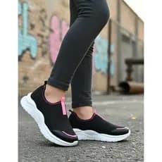 Tênis Infantil Feminino Preto Calce Facíl Confortável da Moda Preto Com Detalhes em Rosa