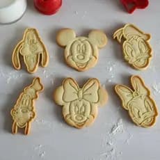 kit 6 cortadores mickey diversão na cozinha garantida 8 centimetros com puxador