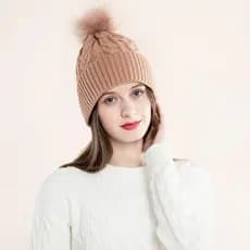 Touca Feminina de Frio com Pompom Forrada e Confortável