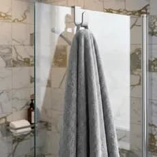 Kit Ganchos Adesivos para Parede ADERE – Multiuso para Toalhas e Roupas | Fita Dupla-Face Forte