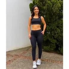 Conjunto Fitness Poliamida Legging com Bolso Zero Transparência 1 Top Duplo com Abertura Bojo