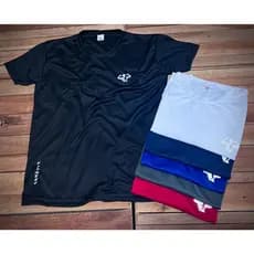 Combo 06 Camisas Básicas FITNESS - Modelo Ideal Para Treinar - Muito Linda e Confortável - Logos Refletivos !