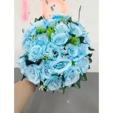 Buquê de  rosas com folhagem  C/24