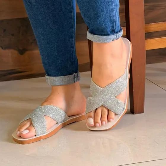 Sandália Feminina Cruzada Brilhante Delicada Macia Confortável