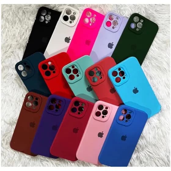 Capa Capinha Aveludada com Proteção na Câmera para iPhone 11 / 11PRO / 11PROMAX / 12 / 12PRO / 13 / 13PRO