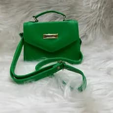 Bolsa Baby mini bag lisa com uma alca regulavel e uma alca pequena