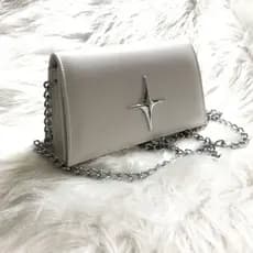 Bolsa MInibag Quadrada Placa Estrela Com Alca Tirinha Transpassada E Ziper( Cabe Celular)