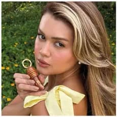LIPHONEY Gloss Labial Hidratação Prolongada na fragrancia e sabor de Mel  - Chaveiro Gramour e Elegancia